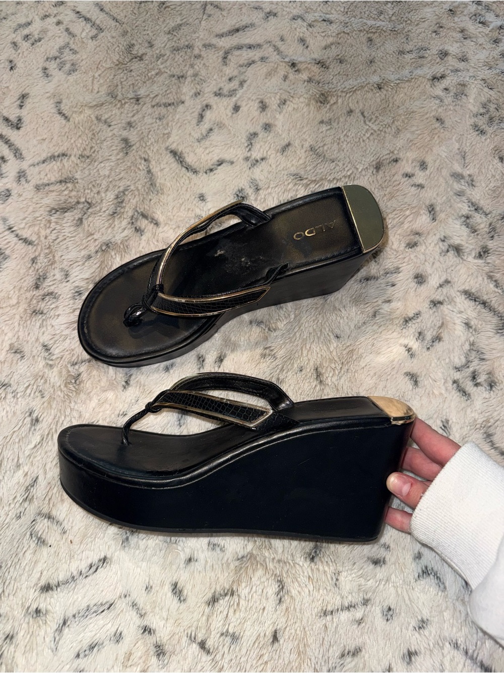 Vintage Y2k early 2000s wedge heeled sandals